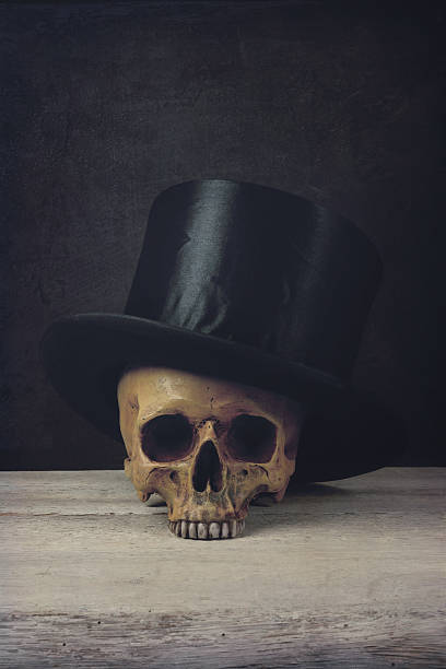 crâne vanitas avec chapeau et couvre-lit - vanitas photos et images de collection