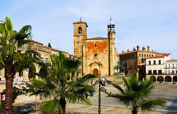 Day view of Plaza Mayor at Trujillo Day view of Plaza Mayor at Trujillo, Caceres. Spain francisco pizarro stock pictures, royalty-free photos & images