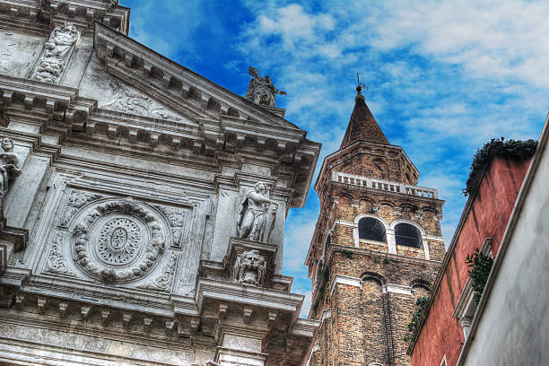 hdr башня со шпилем и церковь в венеции - venice italy ancient architecture creativity стоковые фото и изображения