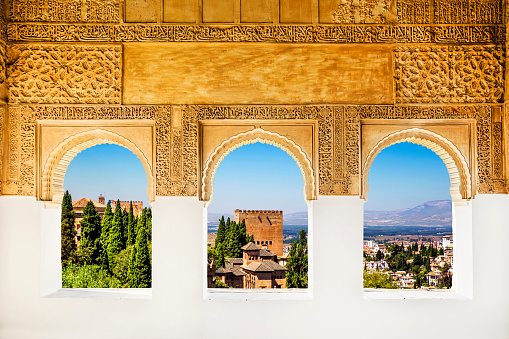 Ventanas en el Alhambra, Granada, España. photo
