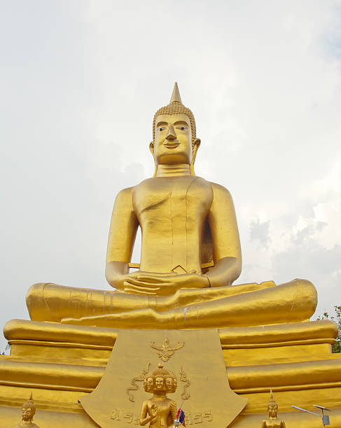 istock Big golden buddha meditating 532272414