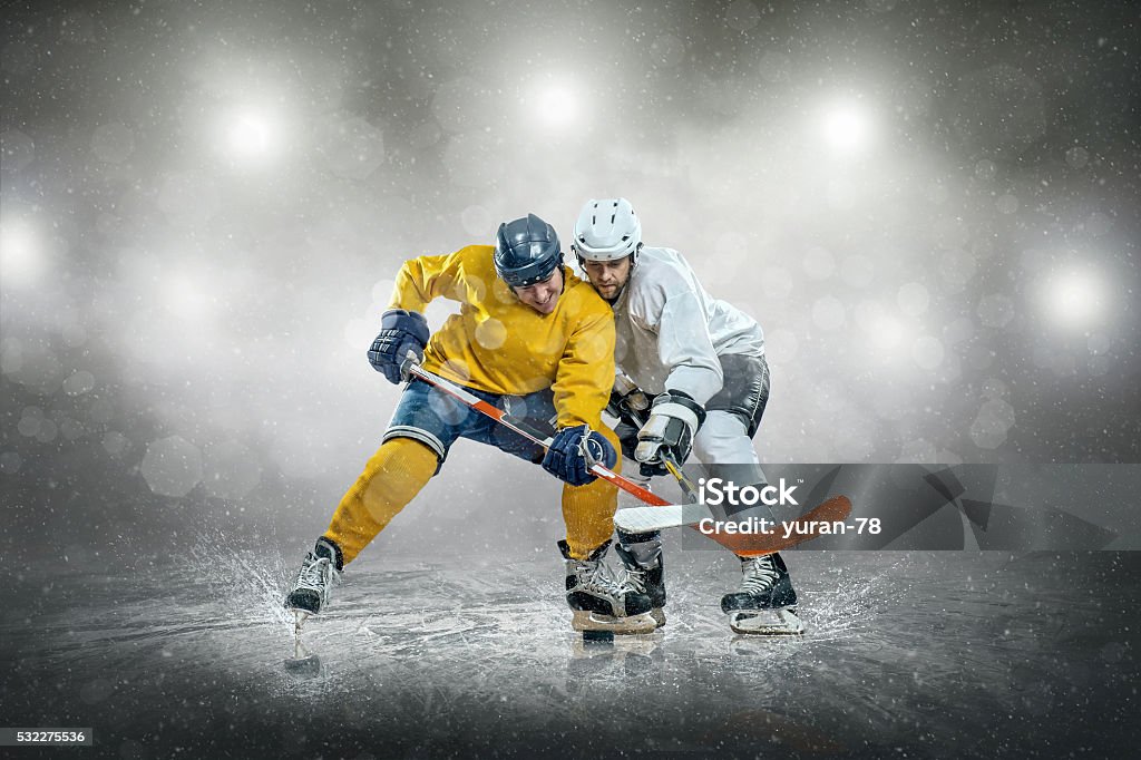 Joueur de hockey sur glace sur la glace, Air - Photo de Hockey sur glace libre de droits