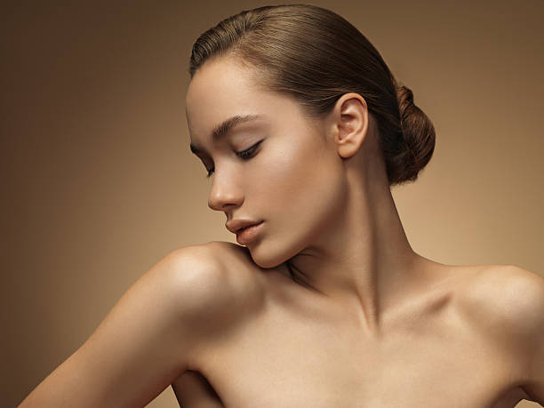 istock Young beautiful woman 532299297