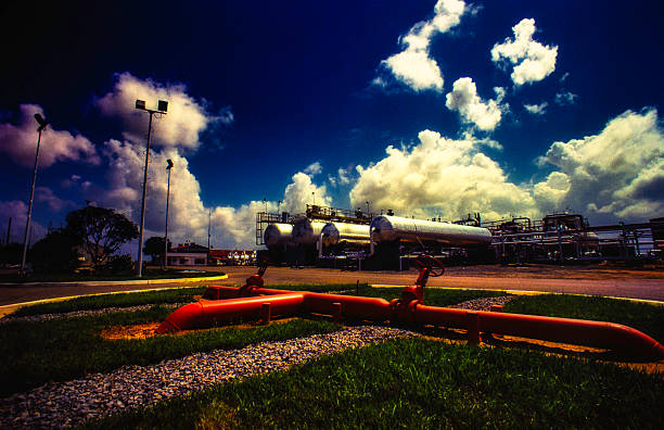 부분을 리파이너리 엔진오일 공장요 - industry landscaped oil industry powder blue 뉴스 사진 이미지