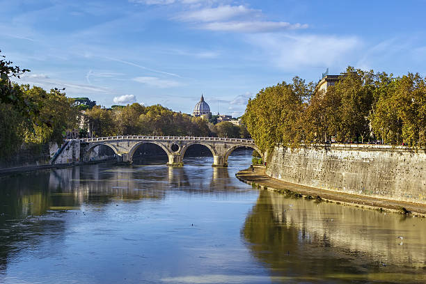 istock view of the Tiber river, Rome 532374257