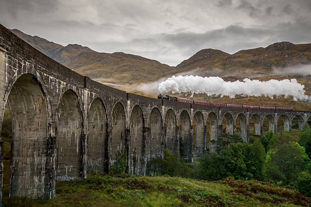 glenfinnan viadukt - glenfinnan foto e immagini stock