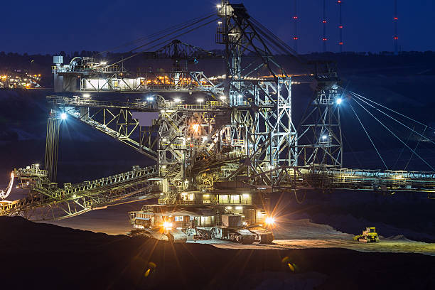 istock absetzer machine open cast mining garzweiler germany in the even 532386136