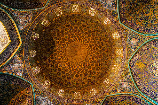 mosaïque décoration dans le dôme de la mosquée de cheikh lotfollah, ispahan - lava lake photos et images de collection