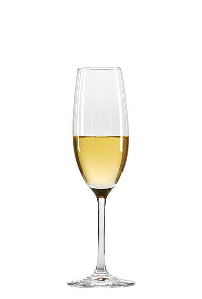 taça de vinho com vinho branco - champagne flute wine isolated wineglass - fotografias e filmes do acervo