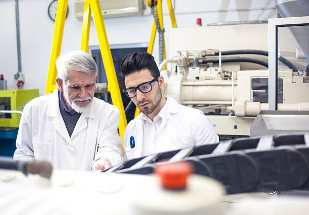 istock Engineer working with the machine in the factory 532522325