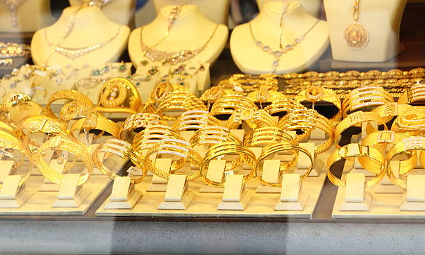 istock gild chains and bracelets in a shop 532568598
