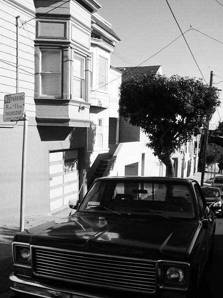 istock Old car and street view, San Francisco 532571906