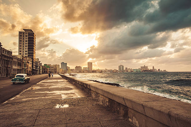 istock Fascinating evening cloudscape over the Malecon in Havana, Cuba 532577095
