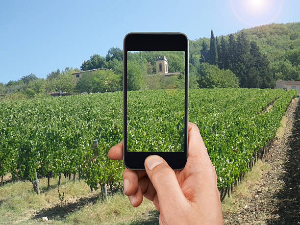 istock taking picture in Tuscany 532593007