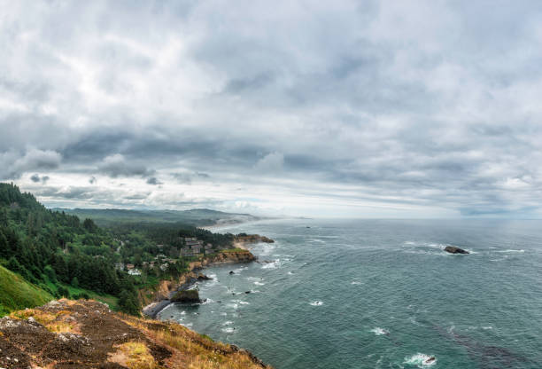 istock Oregon Coast on a cloudy day - USA 532607987