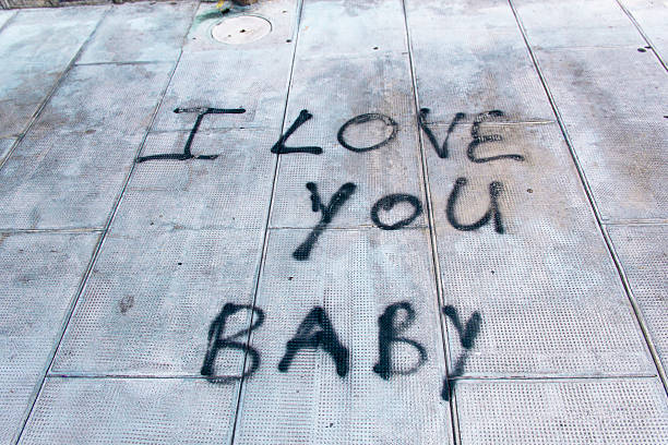 istock Graffiti on sidewalk I love you baby 532622941