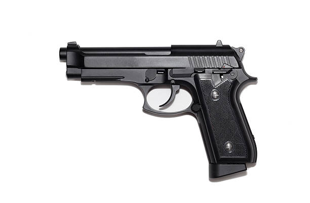 beretta m9 pistola copia aislado sobre fondo blanco - m9 fotografías e imágenes de stock