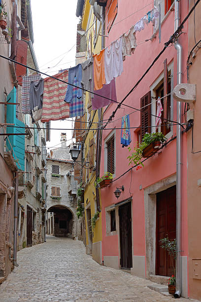 istock Street clothesline 532644435