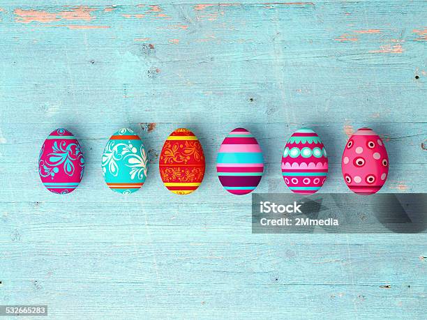Ostern Eier Auf Holztisch Hintergrund Stockfoto und mehr Bilder von 2015 - 2015, April, Blau