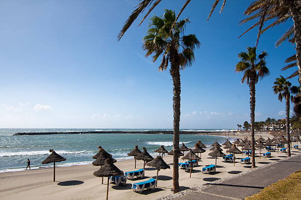 praia em las américas, tenerife. - playa de las américas imagens e fotografias de stock