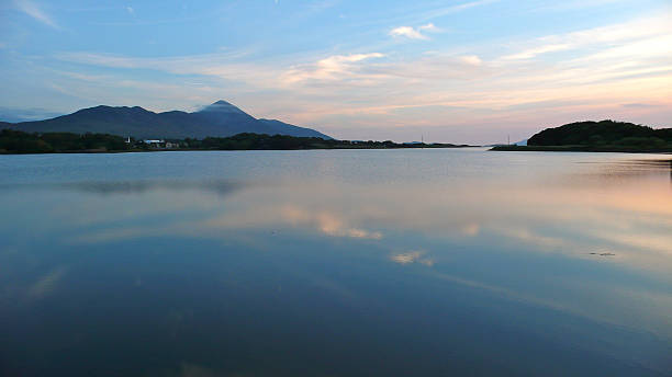 clew bay, графство мейо, ирландия - clew bay стоковые фото и изображения