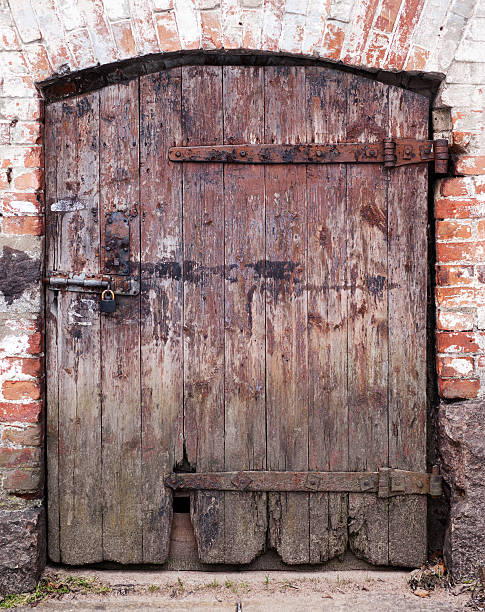 istock Old wooden door 532681637