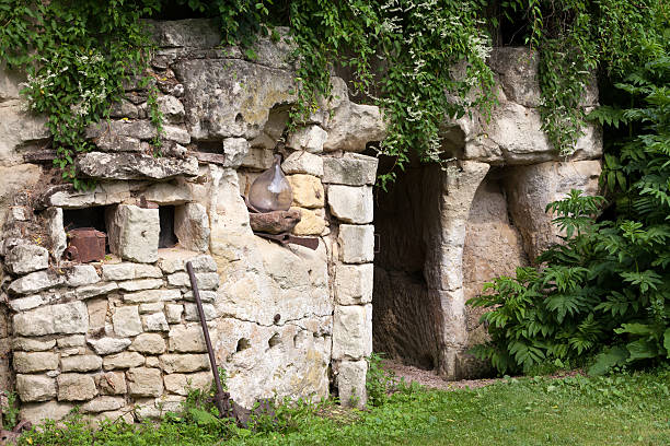 the homestead of troglodytes the homestead of troglodytes forged in the rock near Saumur cliff dwelling stock pictures, royalty-free photos & images
