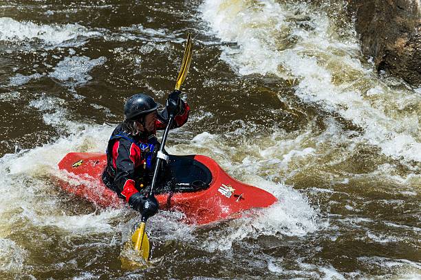 каякинг на бурной воде, штат колорадо - rafting white water rafting river colorado стоковые фото �и изображения