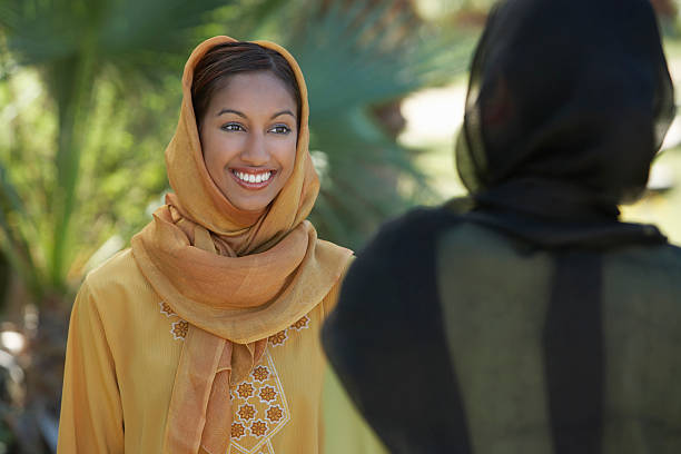 istock Muslim women shopping 532732375