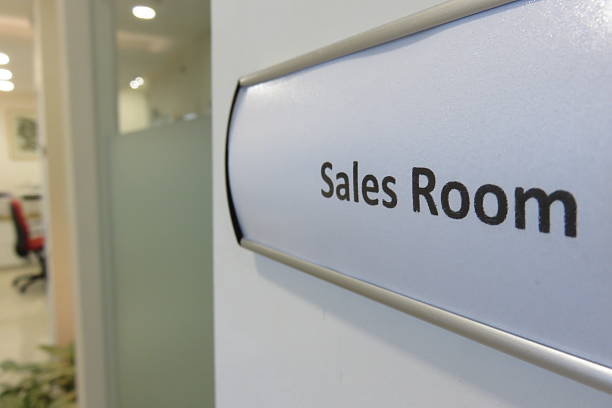 istock sales room Sign 532773969