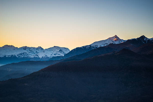 istock Italian alpine arc at sunset 532789785