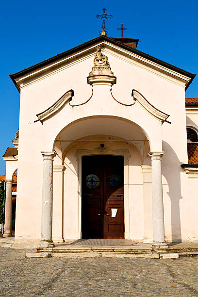 istock in  the mozzate      closed brick tower sidewalk italy 532790425
