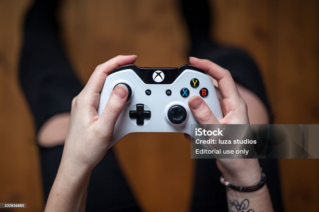 Verdachte Vul in Langskomen Xbox One Controller White Stock Photo - Download Image Now - Xbox, Control,  Playing - iStock