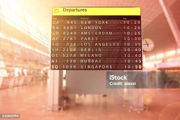 Flughafen Abreise Zeitplan Stockfoto und mehr Bilder von 2015 - 2015, Abflugbereich, Abschied