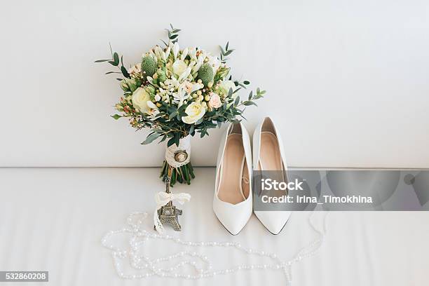 Hochzeitaccessoires Stockfoto und mehr Bilder von Braut - Braut, Hochzeit, Schuhwerk