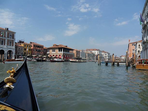 venezia-campo della pescaria - market rialto bridge venice italy italy imagens e fotografias de stock