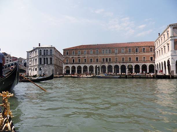 veneza-campo dell'erbaria - market rialto bridge venice italy italy - fotografias e filmes do acervo