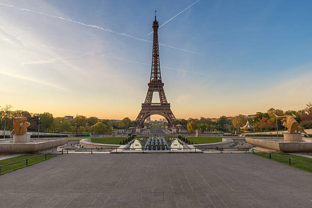 istock Sunrise with the Eiffel Tower in Paris, France 532875632