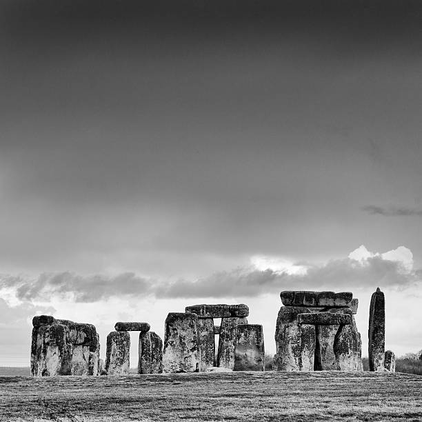 istock Dark Stonehenge England Black and White 532933443