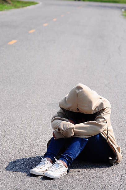 istock Cry woman on the road 532955456