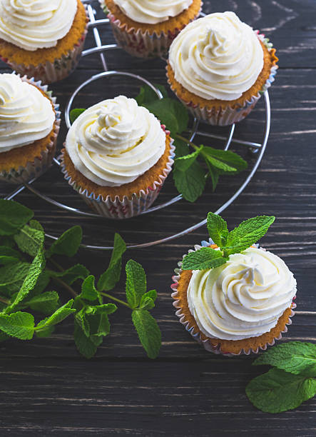 istock Homemade sweet mint cupcake with cream 533052564