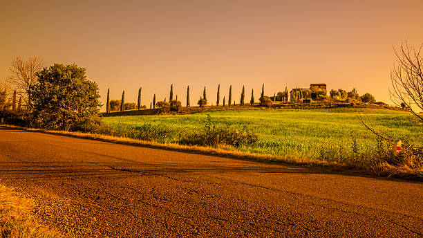 paysage en toscane - pienza tuscany italy landscape photos et images de collection