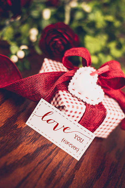 istock Valentine's Day gift with Love You Forever message 533070365