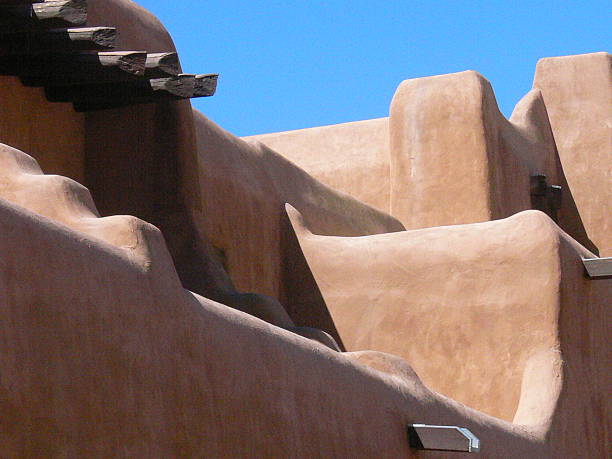 istock Adobe style building,Santa Fe,NM 533071591