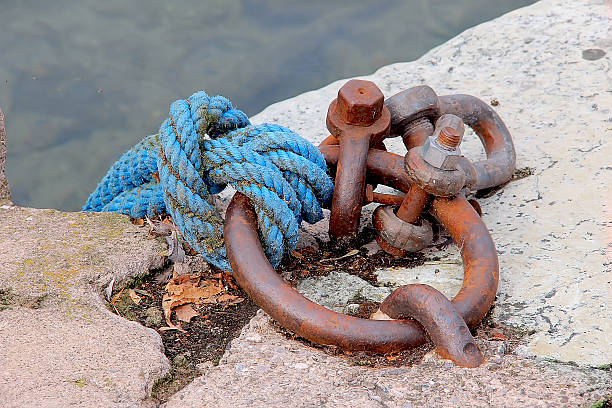 istock Rope knot tied at the dock 533179549
