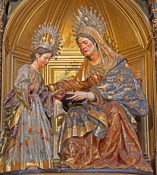 istock Sevilla - The st. Ann and child Mary 533212145