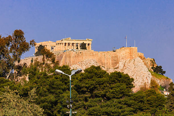 atene, grecia-il celebre partenone sull'acropoli - copy space minerva greek culture athens greece foto e immagini stock