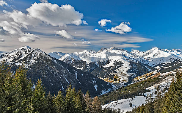 istock Ski resort Zillertal - Tyrol, Austria. 533225337