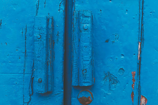 istock old blue wooden doorknob. 533226136