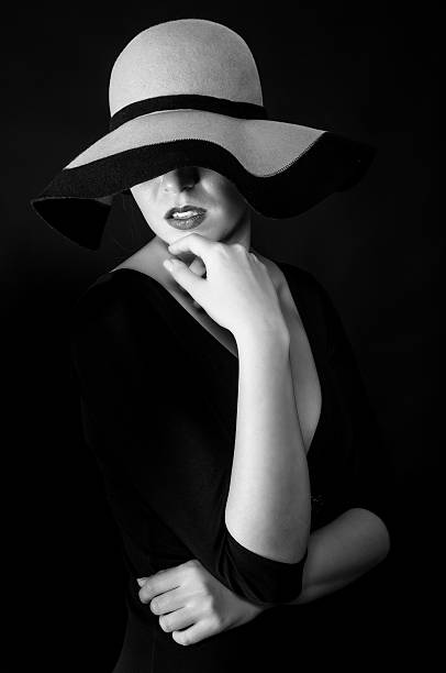 istock Sensual woman with retro hat 533231787